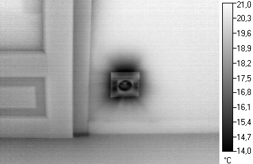 thermographie-prise-murale